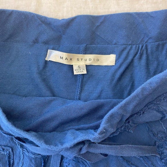 Max Studio Blue Aplique Skirt - Picture 6 of 9